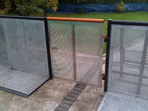Pit Barrier Gate Closed - Pit Barriers.co.uk - 01524 733540